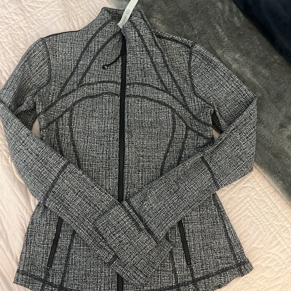Women’s define running jacket - Picture 3 of 3